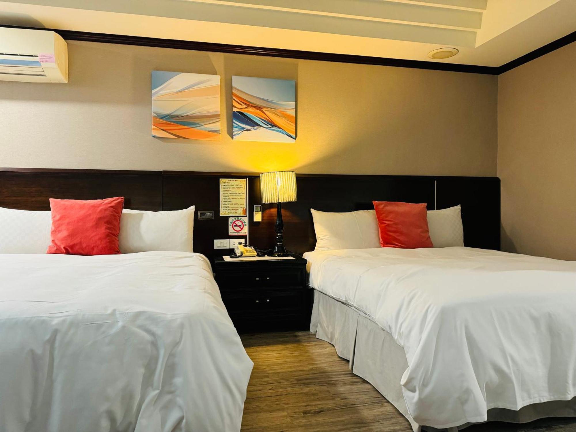 Felicity Business Hotel Taichung Exterior photo